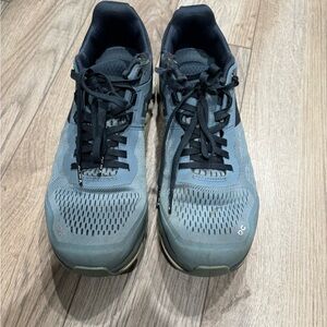 On Running women’s Slate Athletic running Shoes